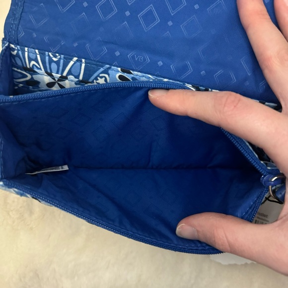 NWT Vera Bradley Trimmed Wristlet Blue Star Medallion Wallet - Picture 7 of 8